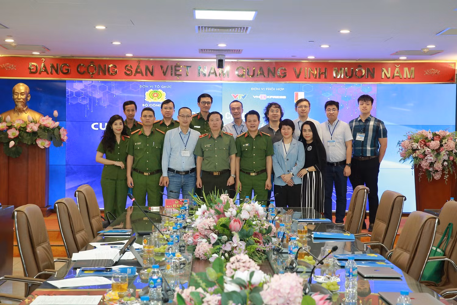 Cuộc thi tìm kiếm giải pháp công nghệ dữ liệu với cuộc sống thu hút gần 200 sản phẩm tham -0