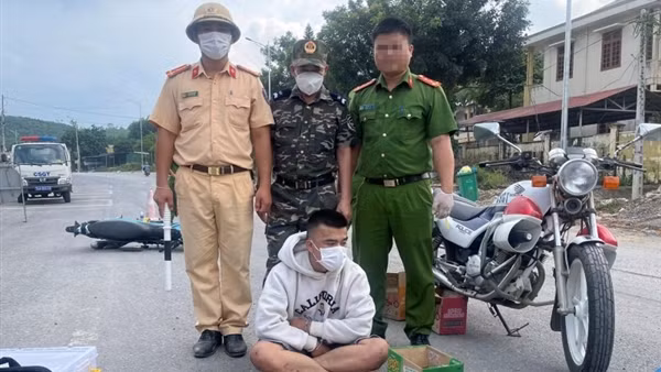 Vận chuyển gần 30.000 viên ma túy lấy 20 triệu đồng tiền công