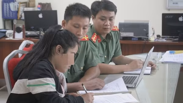 Mẹ vi phạm bị xử lý, con gái lên mạng xuyên tạc chính quyền và Công an