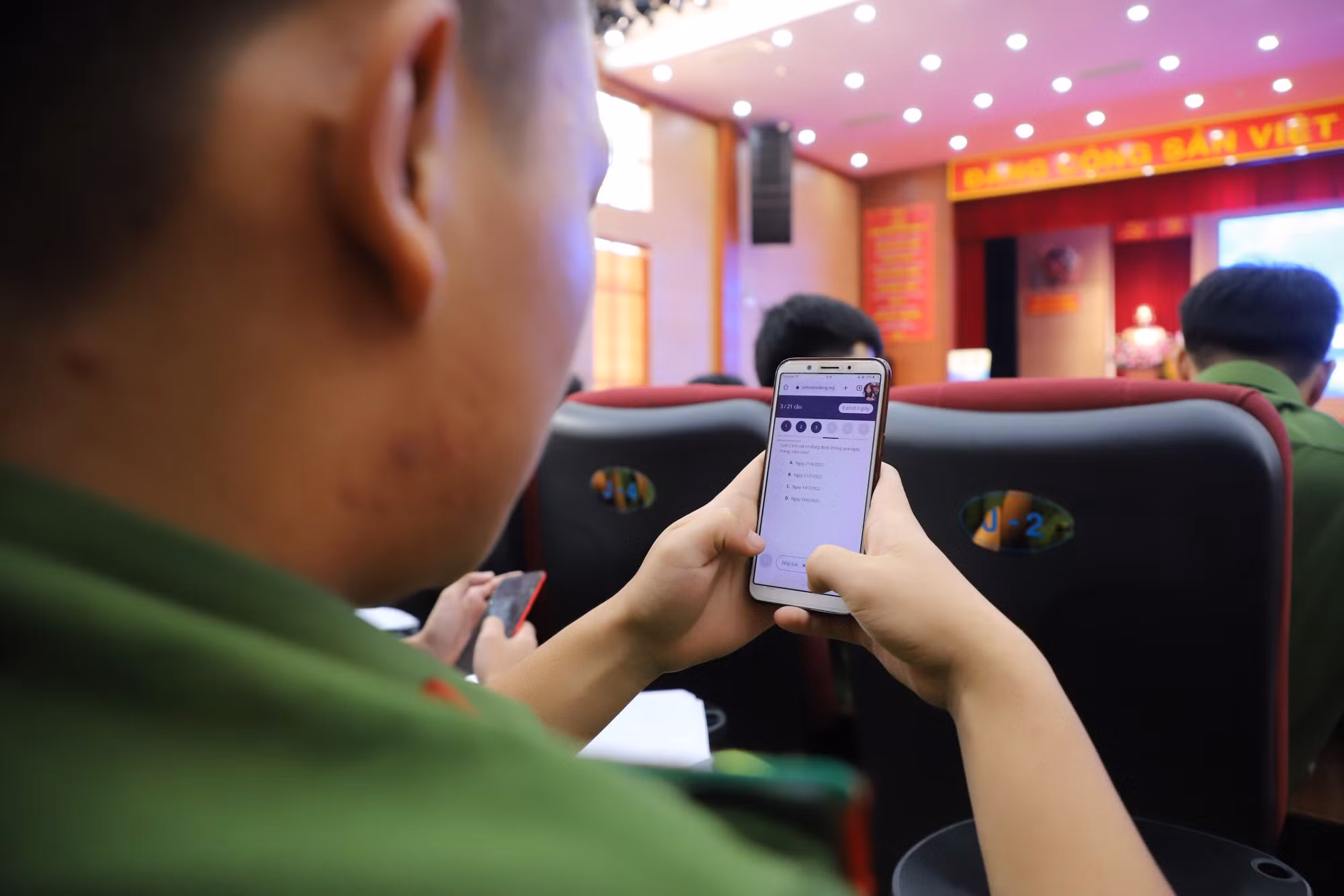 Phát động thi tìm hiểu Luật Cảnh sát cơ động hướng tới kỷ niệm 50 năm ngày truyền thống -1