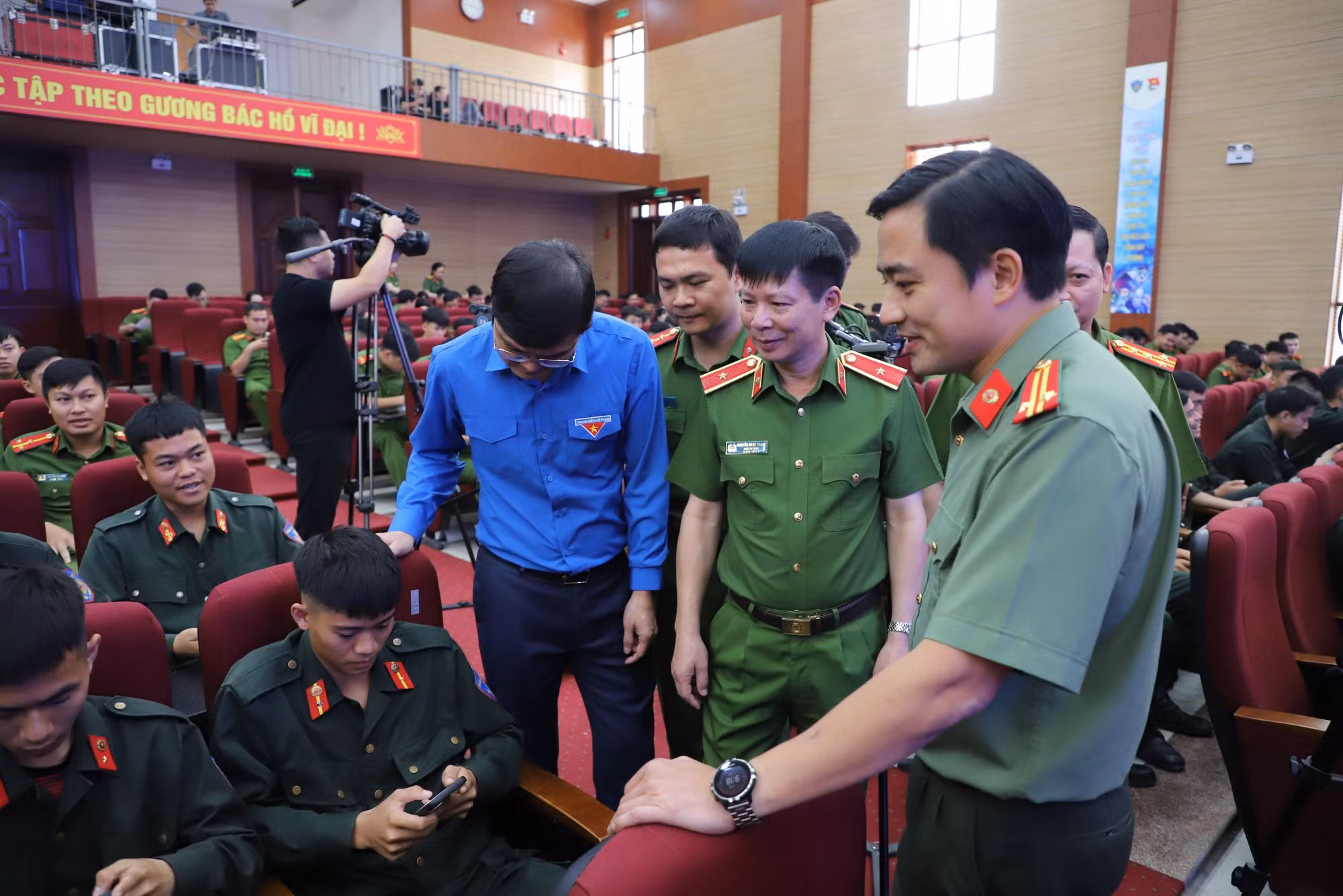 Phát động thi tìm hiểu Luật Cảnh sát cơ động hướng tới kỷ niệm 50 năm ngày truyền thống -0