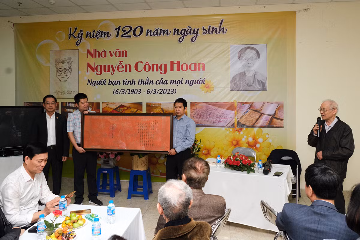 Phát hiện Chế phong của vua Bảo Đại ban khen nhà văn Nguyễn Công Hoan -0
