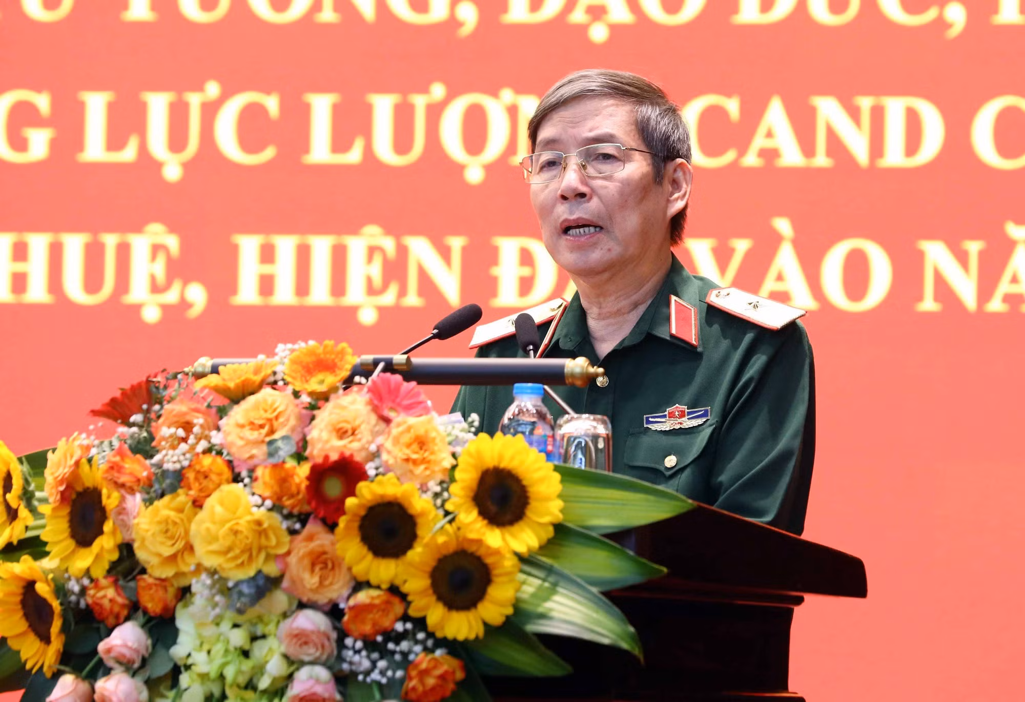 Vận dụng tư tưởng, đạo đức, phong cách Hồ Chí Minh trong công tác xây dựng lực lượng CAND -0