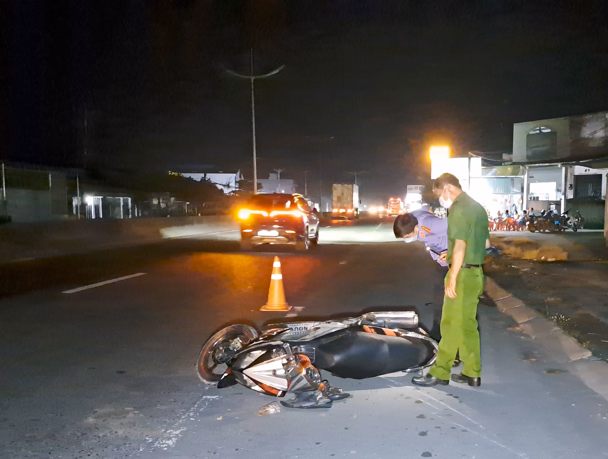 Làm rõ vụ người đàn ông đi xe máy tử vong trên đường dẫn cao tốc -0