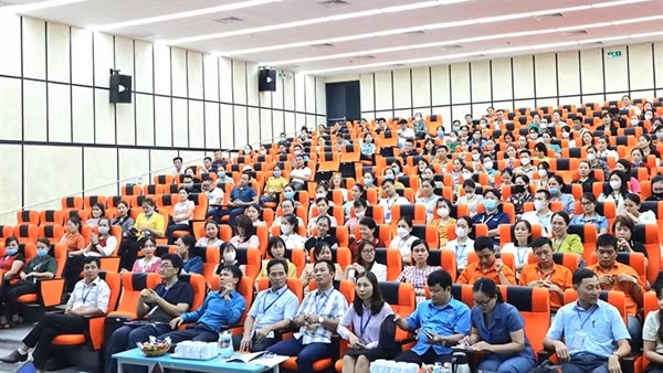 BHXH tỉnh Thanh Hóa đối thoại, bảo đảm quyền lợi cho người lao động