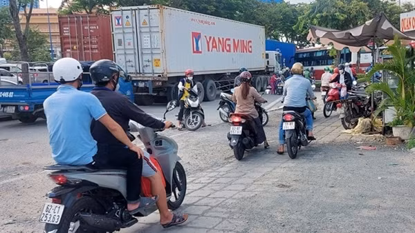 Chủ đất sẽ chấm dứt hợp đồng cho thuê mặt bằng với nhà xe Thành Bưởi