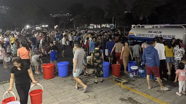 Người dân Khu đô thị Thanh Hà vẫn đang “khát” nước sạch