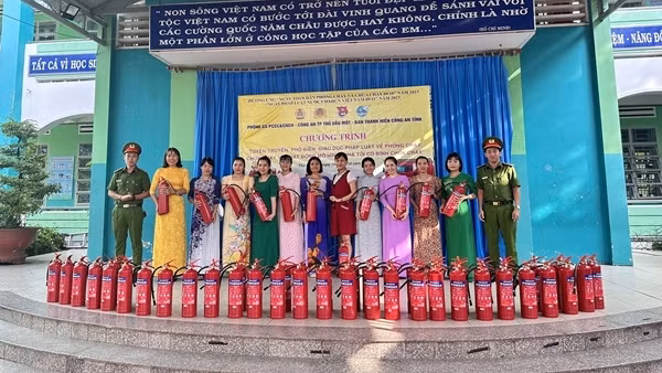 Đưa kiến thức PCCC đến trường học