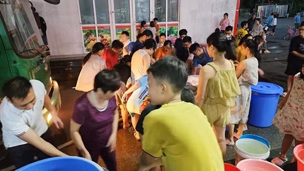 Người dân Thanh Hà vẫn e ngại sử dụng nước được cấp