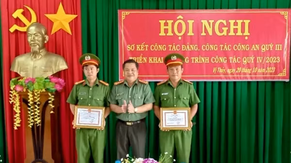 “Băng cướp nhí” dùng hung khí chặn cướp tài sản trên Quốc lộ 61C