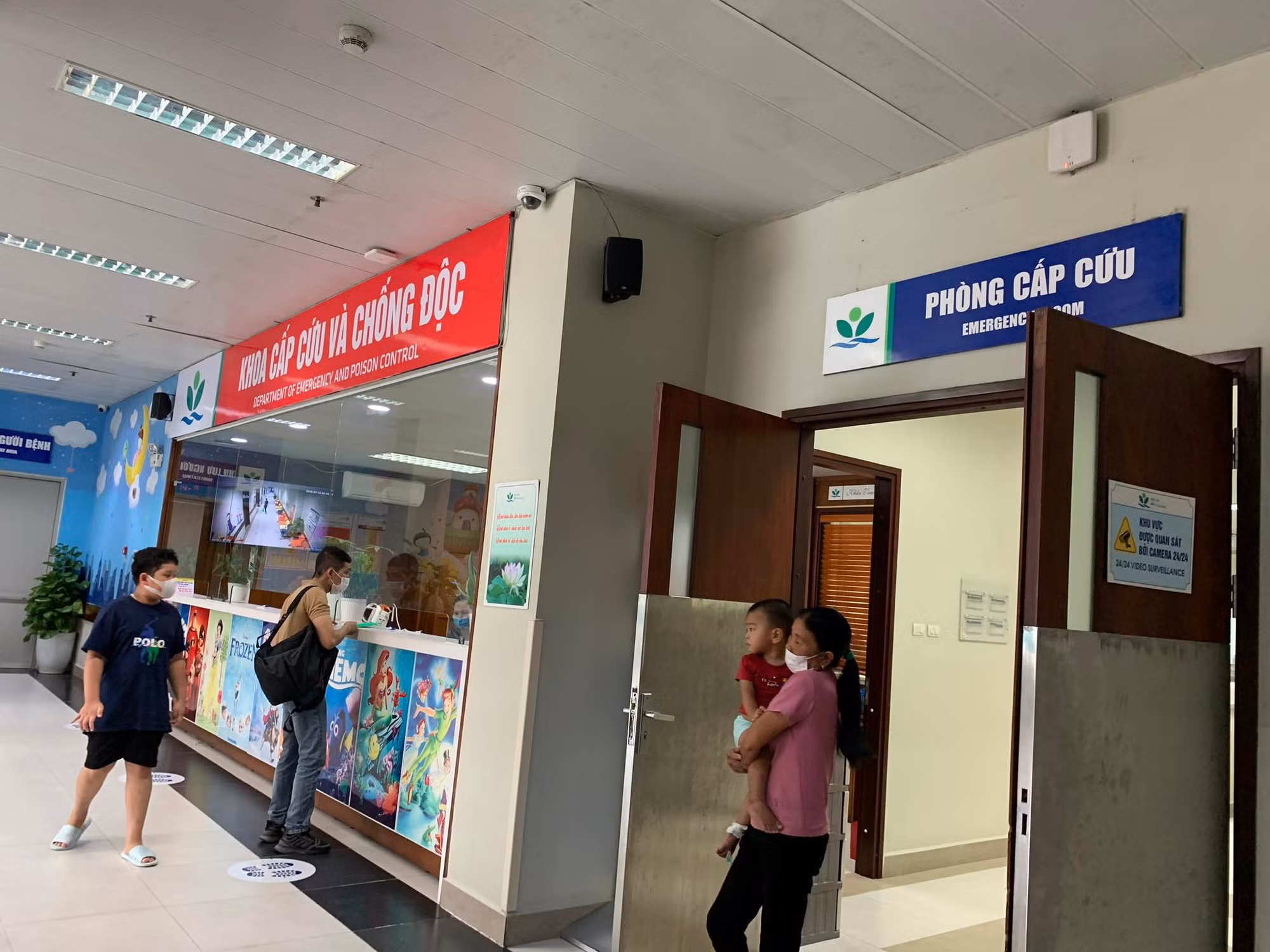 Cháu bé hơn 3 tuổi bị nhốt vào tủ cấp đông được xuất viện -0
