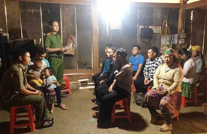 Chinh phục đỉnh Tà Chì Nhù trong mùa hoa chi pâu -0