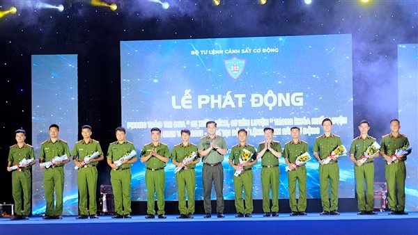 Phát động tân sinh viên "3 xung kích, 5 rèn luyện" tại Bộ Tư lệnh Cảnh sát cơ động