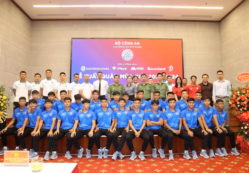 Câu lạc bộ bóng đá PVF- CAND xuất quân mùa giải 2023 -0