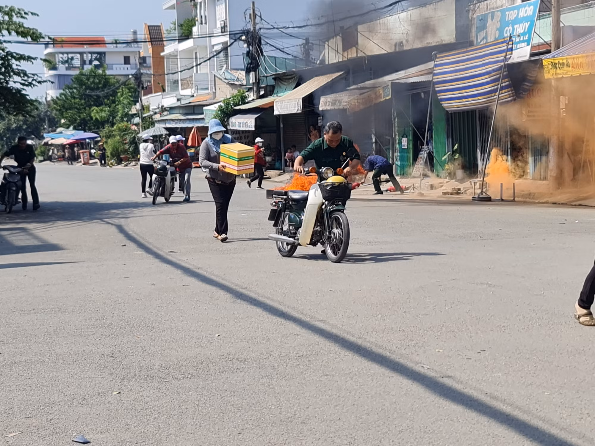 Chủ động xử lý tình huống chữa cháy và cứu nạn cứu hộ tại nhà ở kết hợp với sản xuất kinh doanh -1