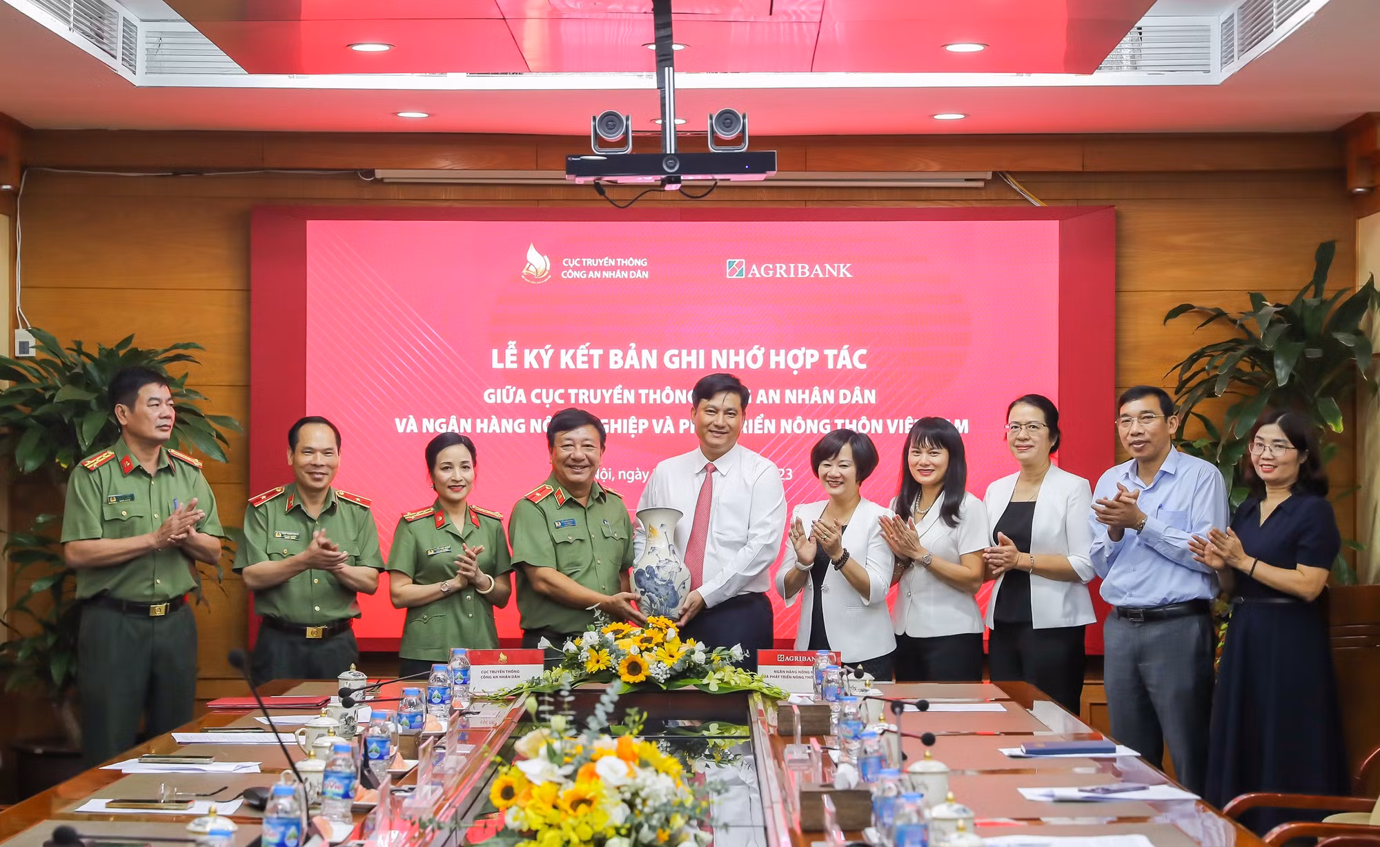 Cục Truyền thông CAND và Ngân hàng Agribank ký kết thỏa thuận hợp tác -0
