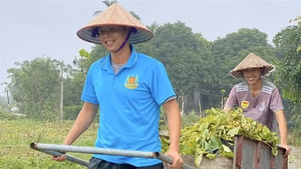 Học viên Trường Cao đẳng CSND I "ba cùng" với dân