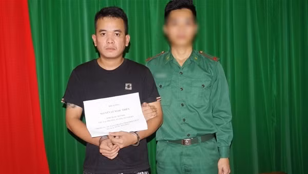 Khởi tố đối tượng vận chuyển trái phép 2 bánh cần sa khô từ Lào về Việt Nam