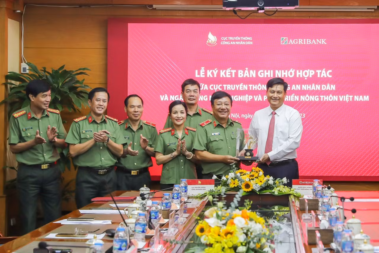 Cục Truyền thông CAND và Ngân hàng Agribank ký kết thỏa thuận hợp tác -0
