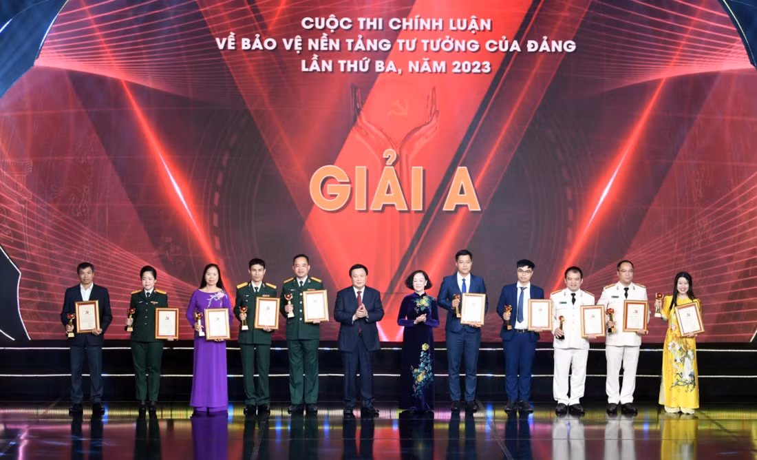Trao giải Cuộc thi viết chính luận về bảo vệ nền tảng tư tưởng của Đảng lần thứ 3 -0