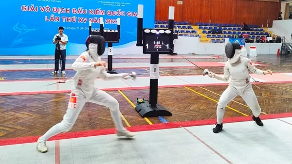Khó nói chuyện nâng tầm VĐV đấu kiếm