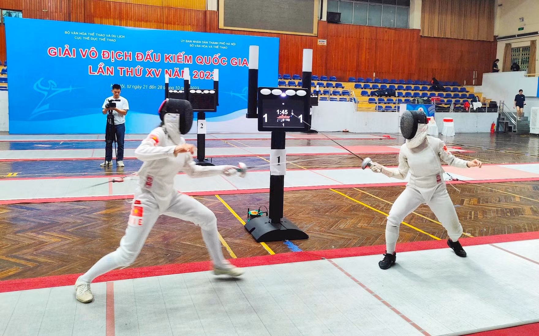 thi đấu kiếm 3 cạnh nữ.jpg -0