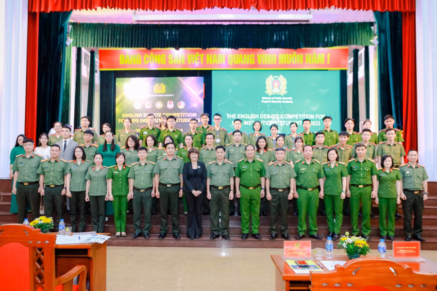 Lần đầu tiên tổ chức cuộc thi tranh biện quốc tế bằng Tiếng Anh cho học viên trong CAND -0