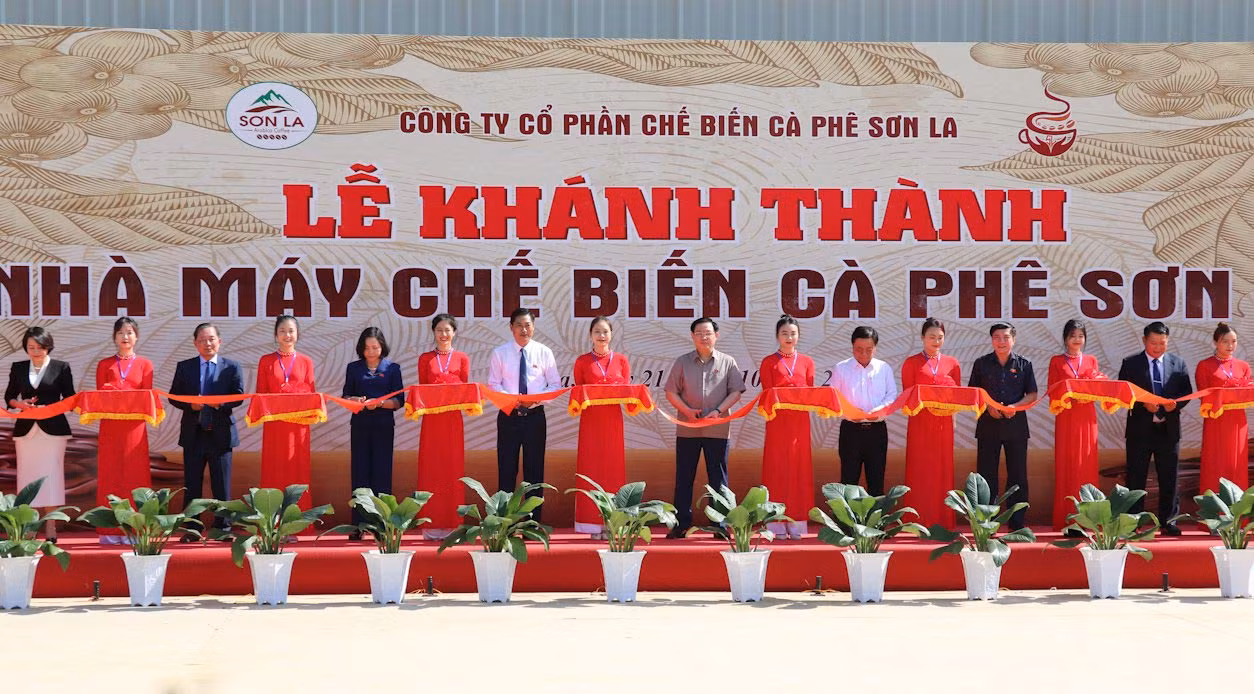 Chủ tịch Quốc hội dự Lễ khai trương Nhà máy chế biến cà phê Sơn La -0