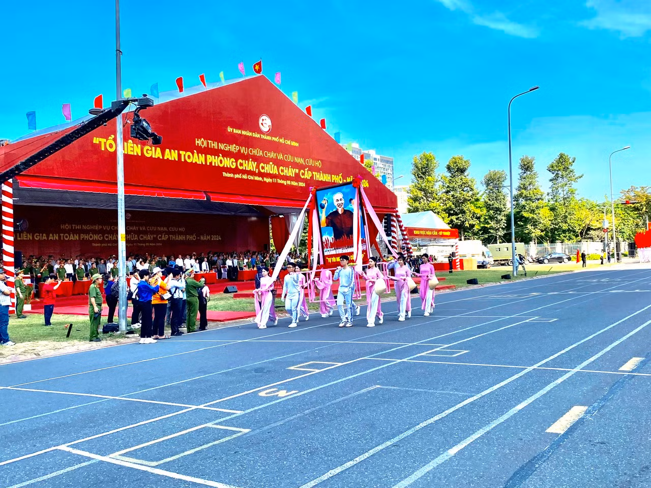 Xem các “Tổ liên gia an toàn PCCC” tranh tài không khác gì lực lượng chuyên nghiệp -0