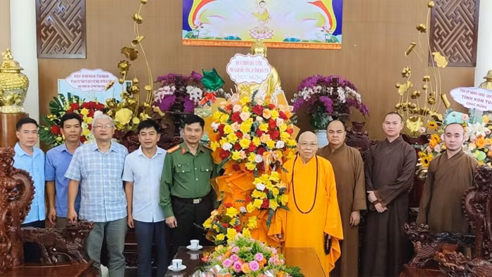 Công an tỉnh Đắk Nông chúc mừng Đại lễ Phật đản 2024 -0