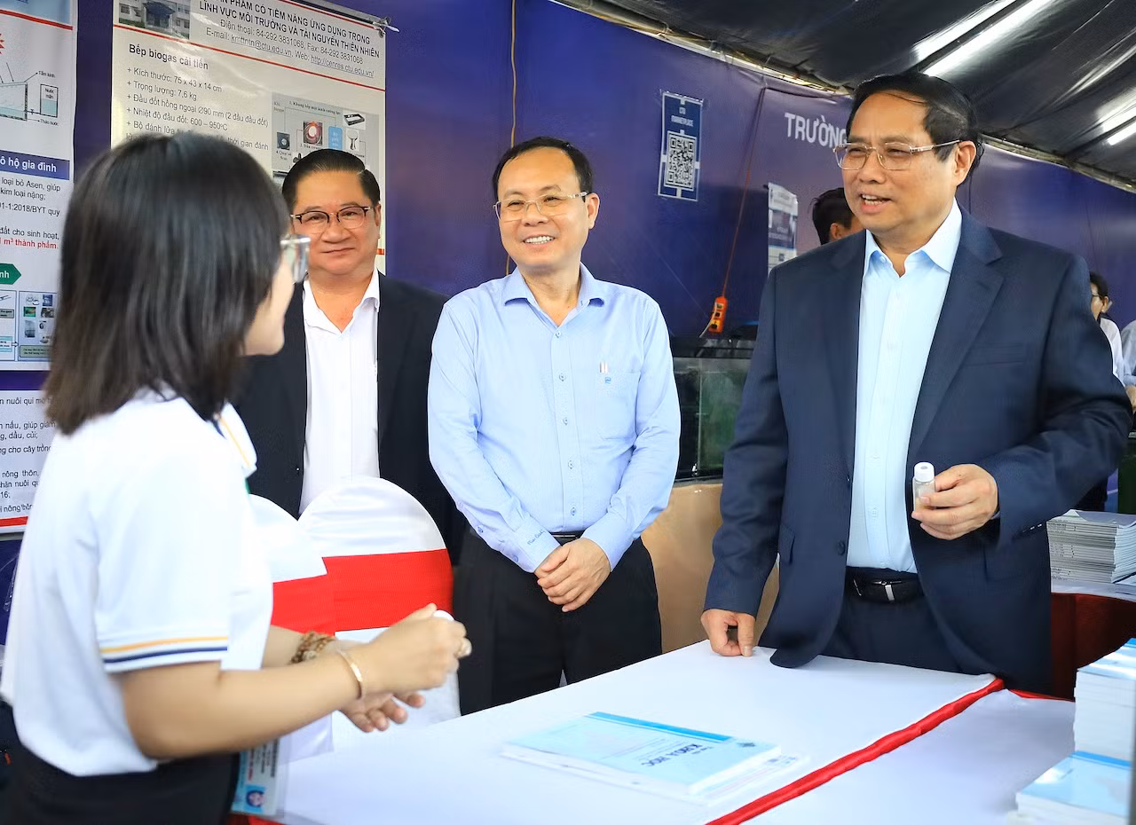 Thủ tướng khích lệ thế hệ trẻ 