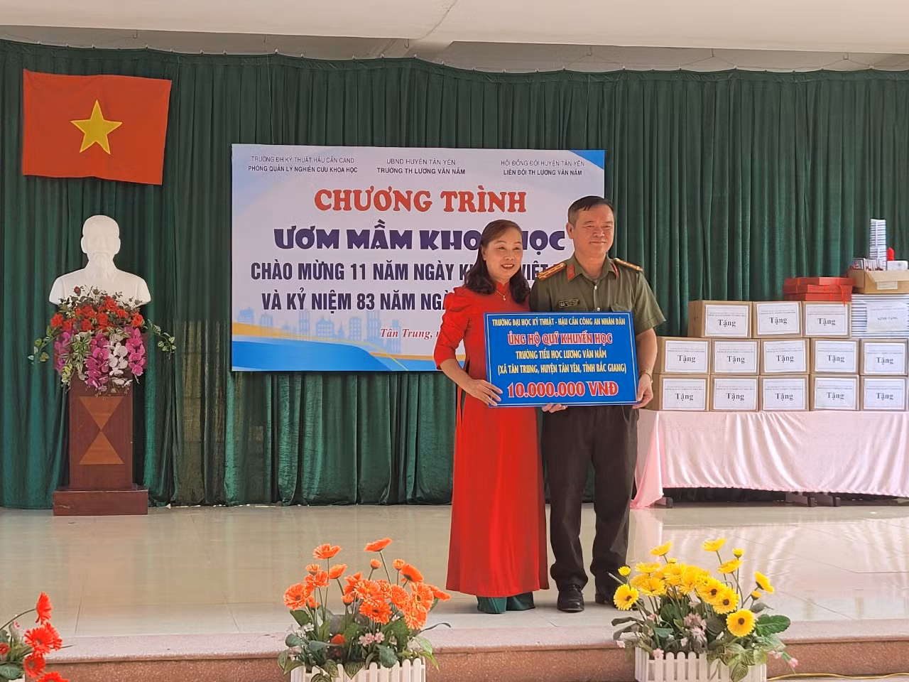 Trường ĐH Kỹ thuật- Hậu cần CAND về nguồn tại khu di tích Sáu điều Bác Hồ dạy CAND -0