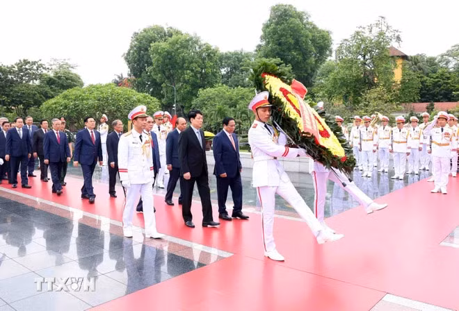Lãnh đạo Đảng, Nhà nước viếng Chủ tịch Hồ Chí Minh nhân Ngày sinh của Người -0