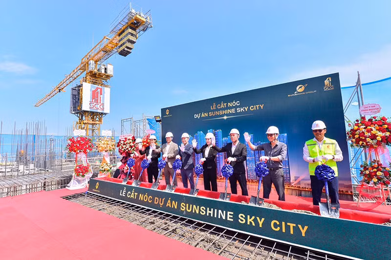 Tổ hợp căn hộ “chuẩn khách sạn ven sông Sài Gòn” - Sunshine Sky City cất nóc toà S4 -0