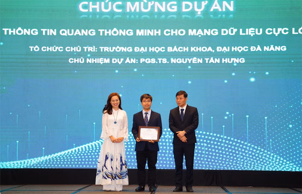 anh 2 bao cand so 8 copy.jpg -0