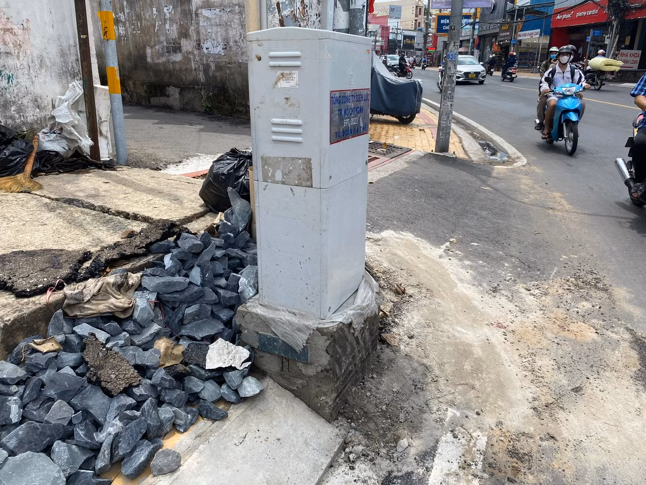Vì sao thi công hệ thống thoát nước 248 tỷ đồng, đường Võ Văn Ngân vẫn ngập? -1
