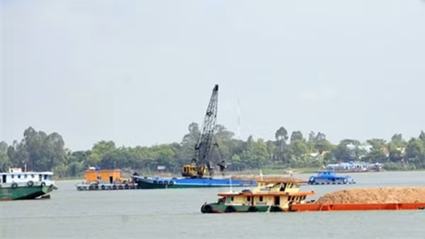 Tìm người bị 2 đối tượng lừa đảo xin giấy phép khai thác cát ở An Giang và Đồng Tháp