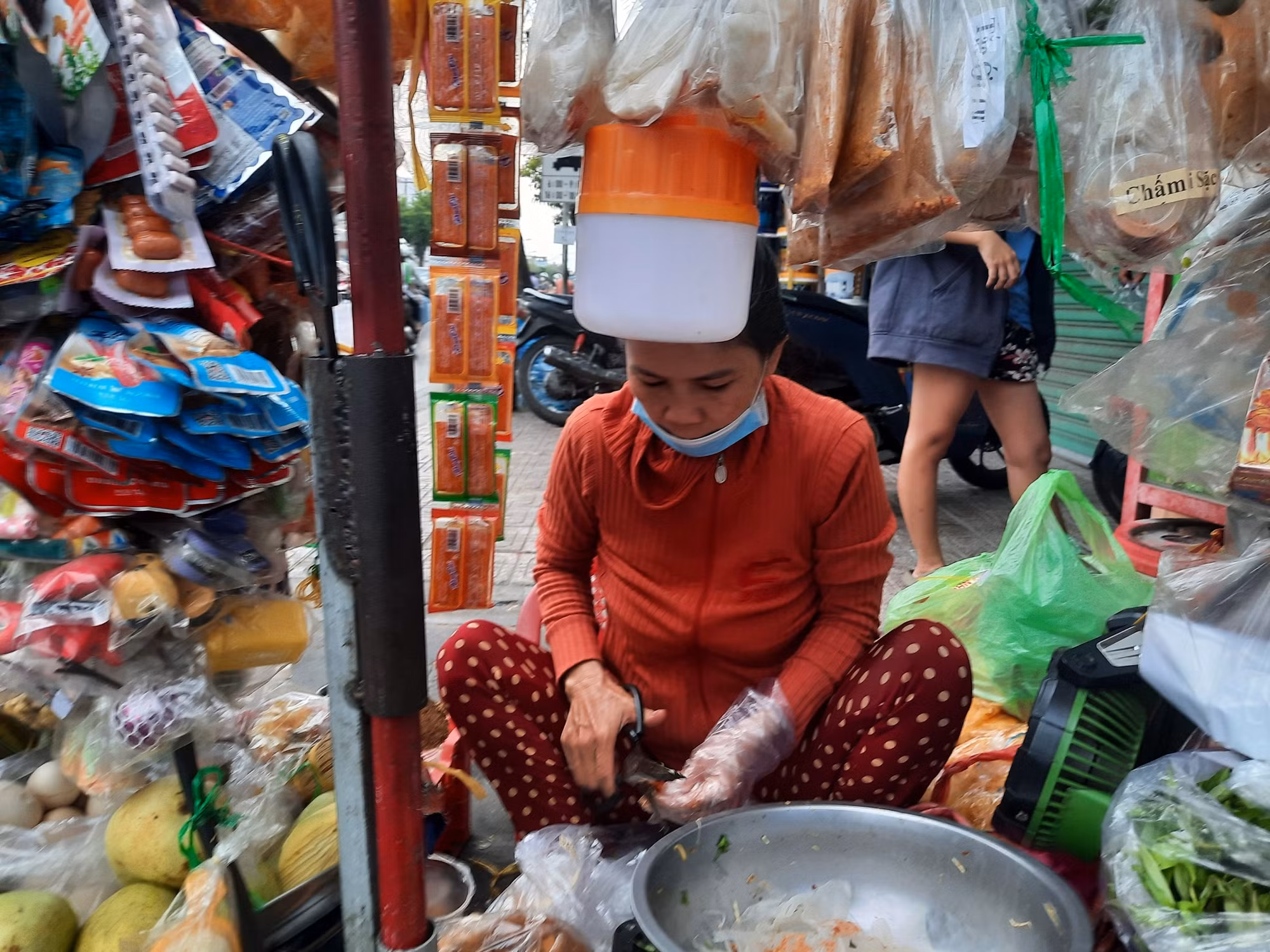 Những cuộc mưu sinh bỏng rát -0