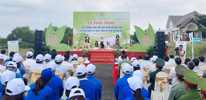 Công an tỉnh Đắk Nông tích cực hưởng ứng “Tết trồng cây đời đời nhớ ơn Bác Hồ” -0