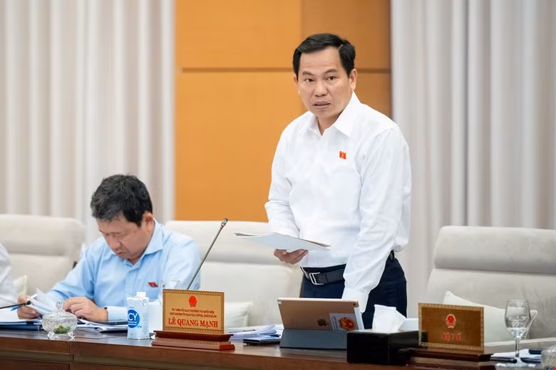 Khẩn trương hoàn thiện quy định về chế độ tiền lương mới đối với công chức, lực lượng vũ trang -0
