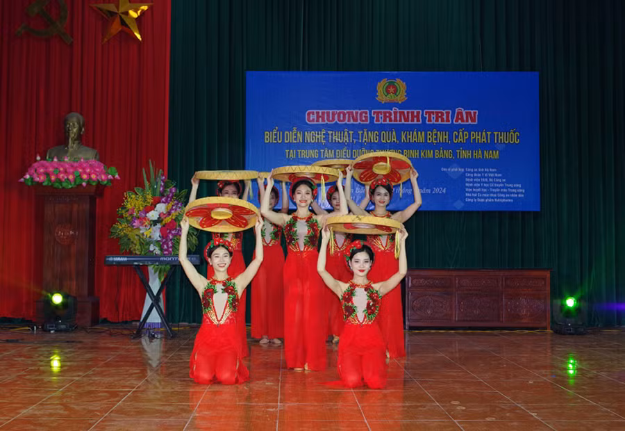 Công đoàn CAND tri ân các thương binh, bệnh binh và người có công -1