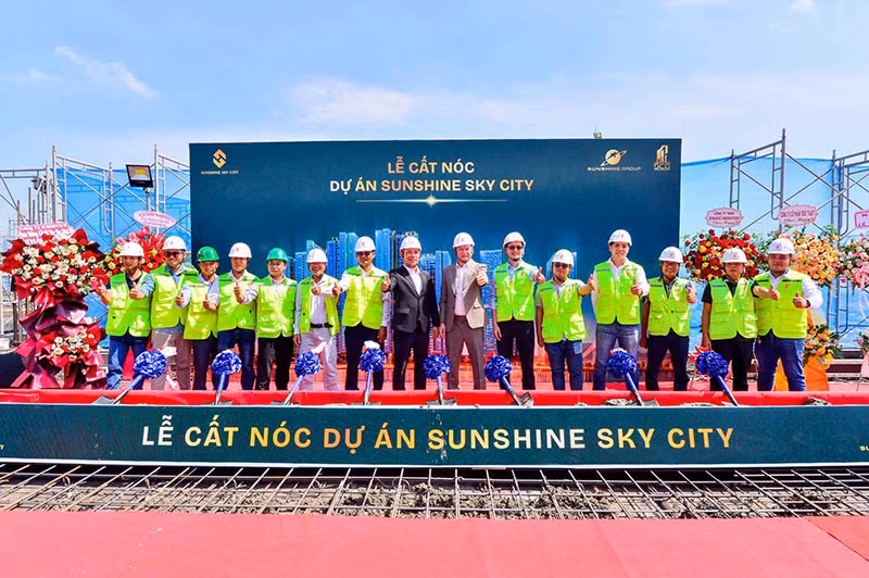 Tổ hợp căn hộ “chuẩn khách sạn ven sông Sài Gòn” - Sunshine Sky City cất nóc toà S4 -0