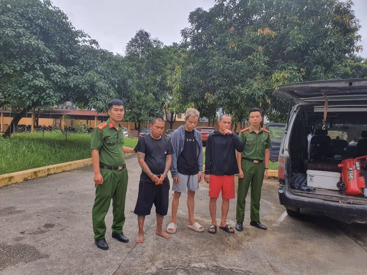 Nhóm đối tượng ở Hà Nội sử dụng xe ô tô hoạt động lưu động, liên tỉnh trộm cắp tài sản -0