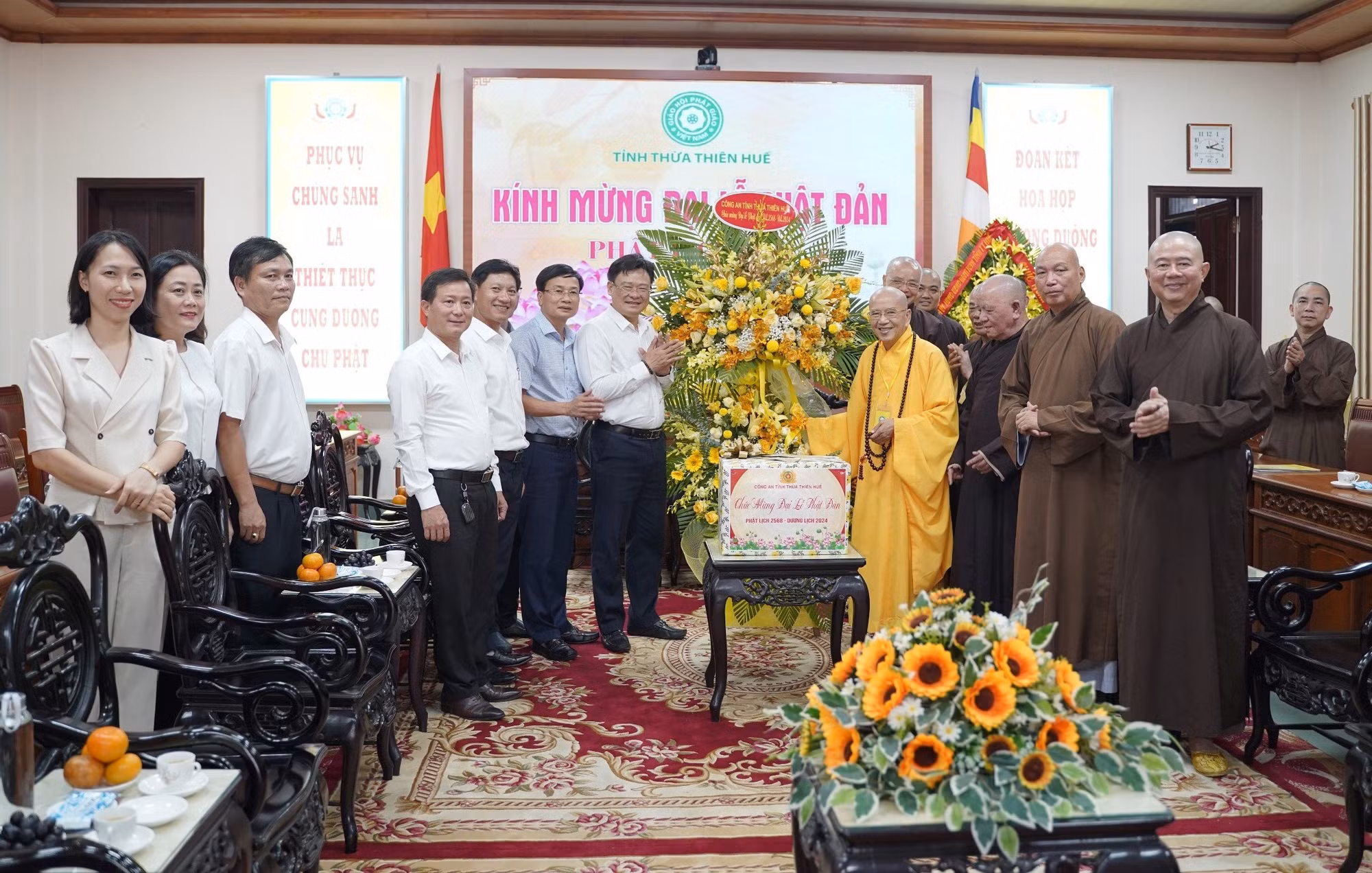 Công an tỉnh Thừa Thiên Huế chúc mừng Đại lễ Phật đản năm 2024 -0