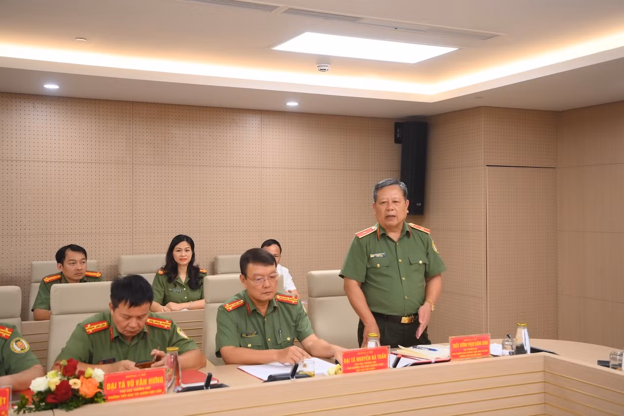 Chủ động bám sát kế hoạch theo chức năng, nhiệm vụ được giao, đảm bảo tiến độ công việc -0