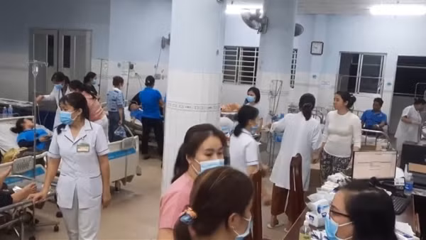 Công an vào cuộc điều tra vụ gần 100 công nhân nhập viện sau bữa ăn tối tại công ty