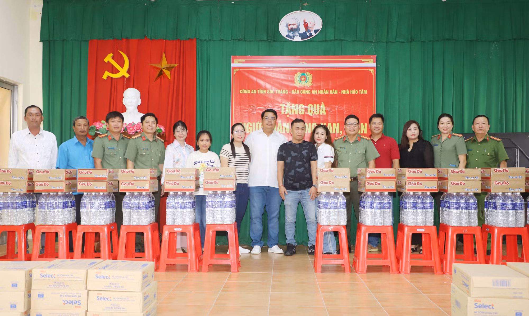 Báo CAND chia sẻ khó khăn với người dân vùng hạn mặn -1