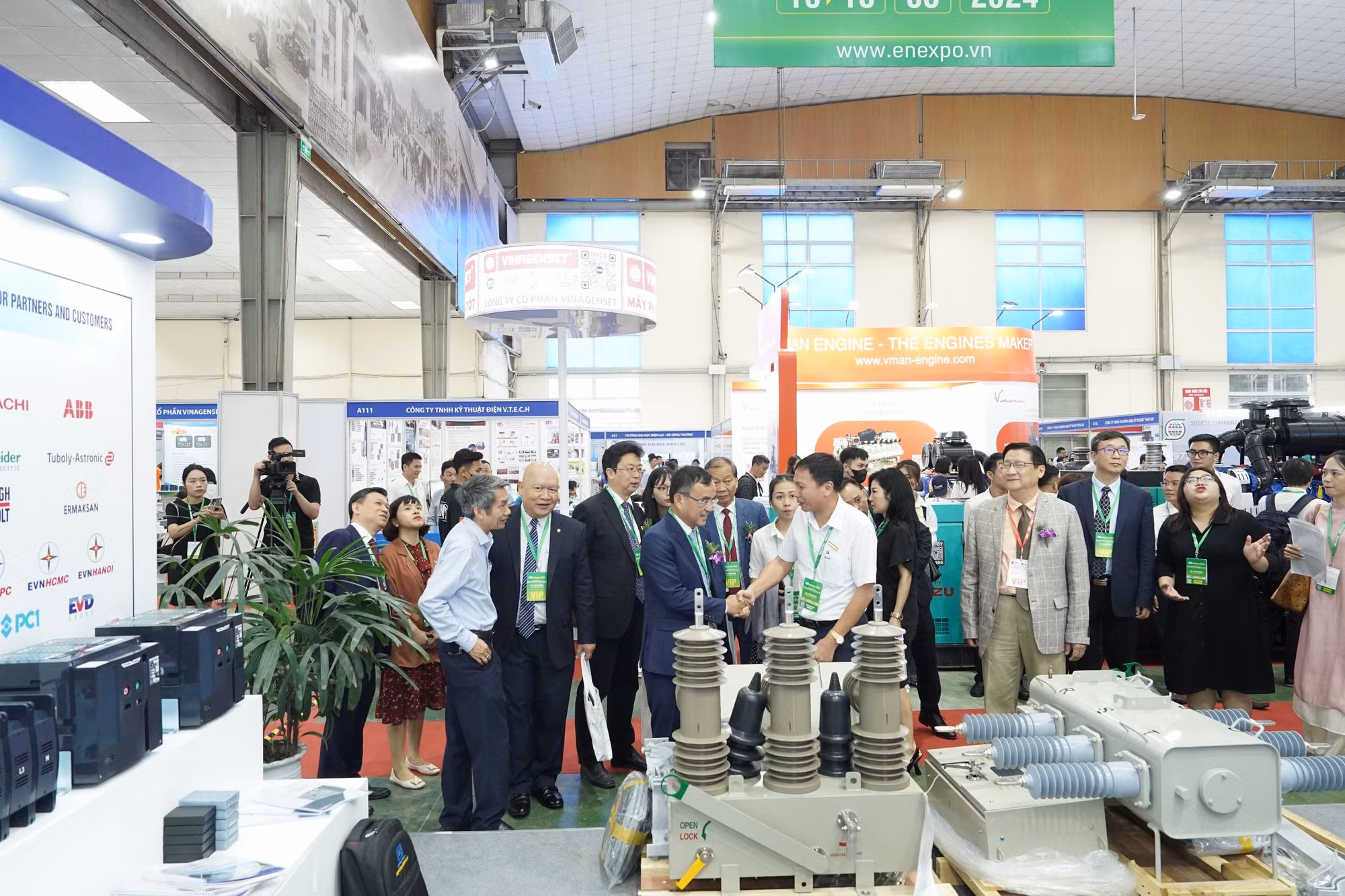 Khai mạc Triển lãm quốc tế Công nghiệp điện và Năng lượng Việt Nam 2024 -0