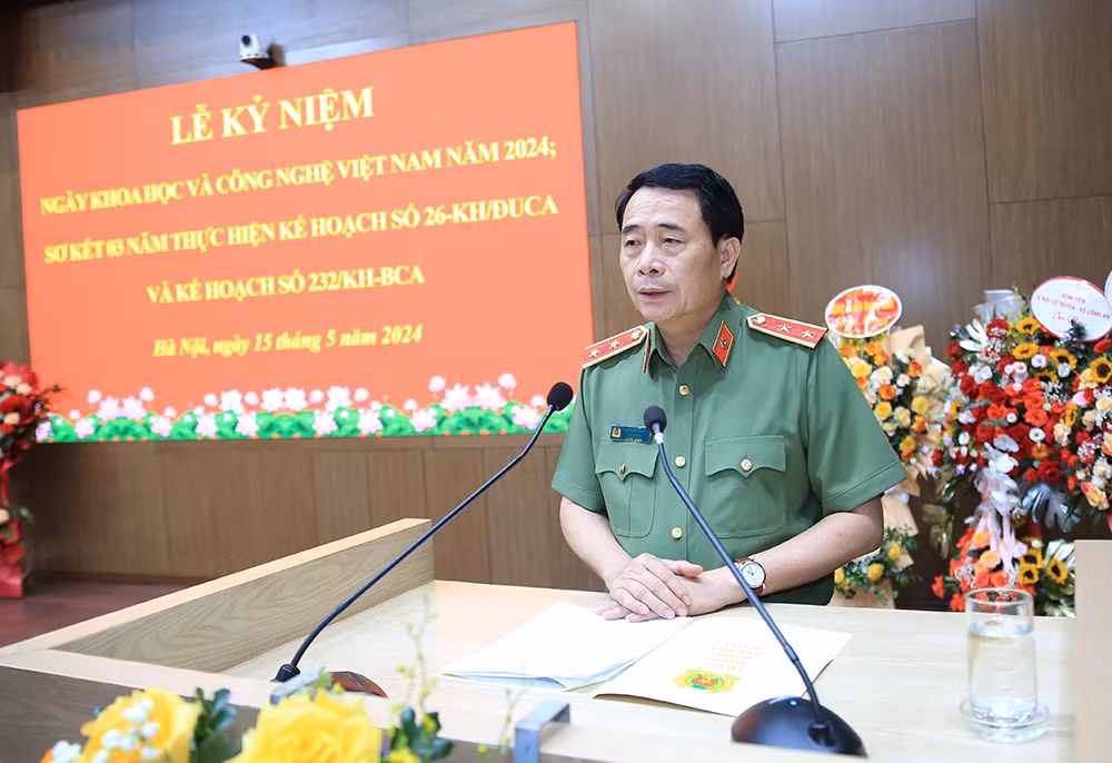 Tiếp tục đẩy mạnh ứng dụng khoa học, công nghệ vào các mặt công tác Công an -0