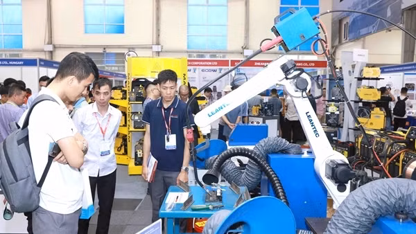 Khai mạc Triển lãm quốc tế Công nghiệp điện và Năng lượng Việt Nam 2024